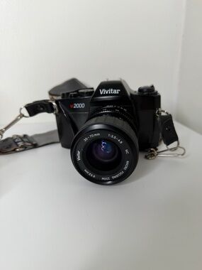 Vintage Vivitar V2000 SLR Film Camera 35-70mm f/3.5-4.8 Macro Lens working